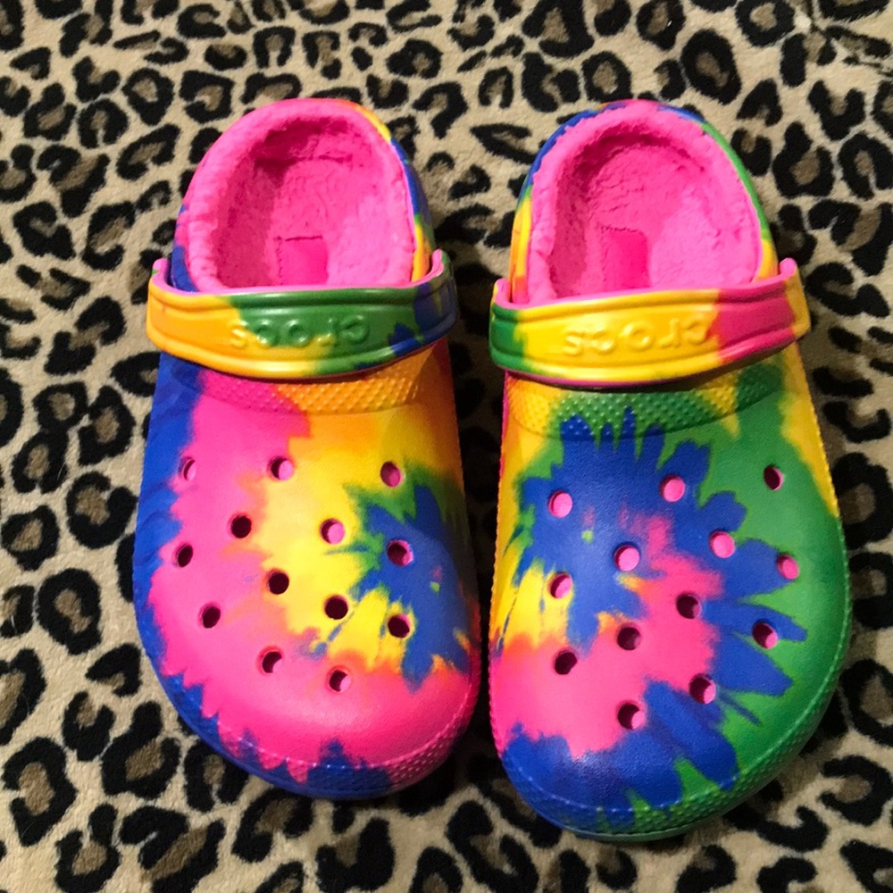 Women’s crocs lined 7